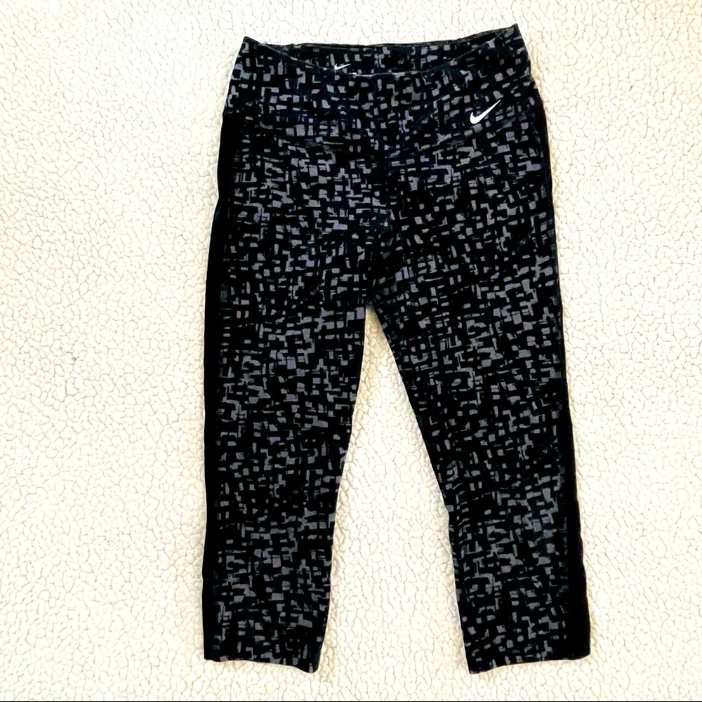 Nike dri fit Capri size Small